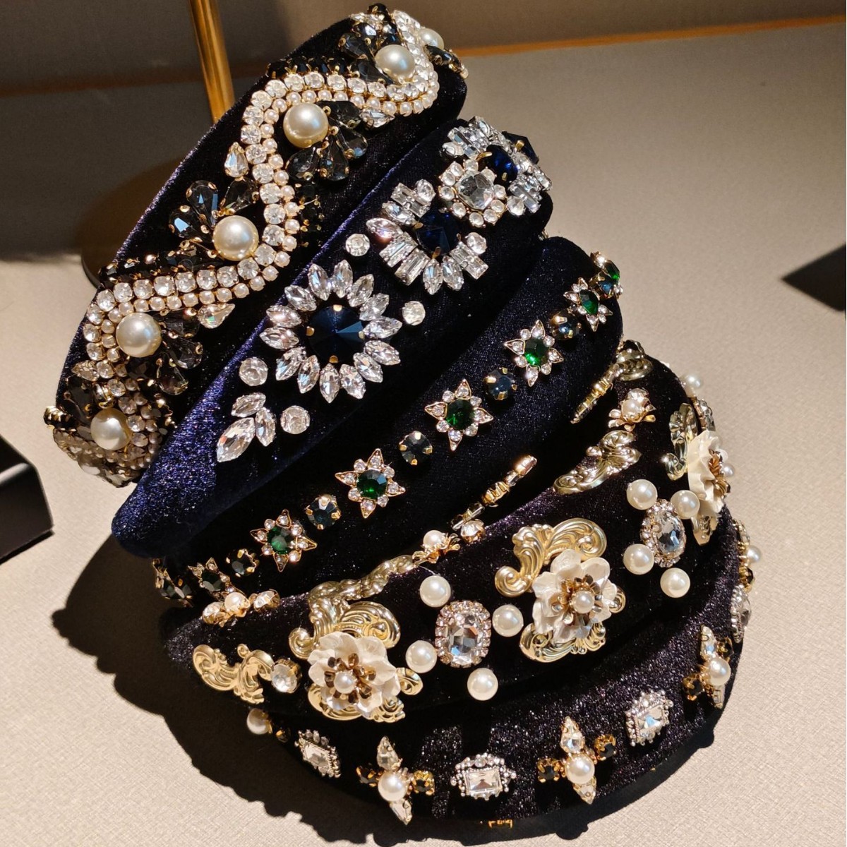 秋冬ホットセール レトロバロック風 厚手スポンジ フルダイヤ - Women Accessories Sale のレビューと価格